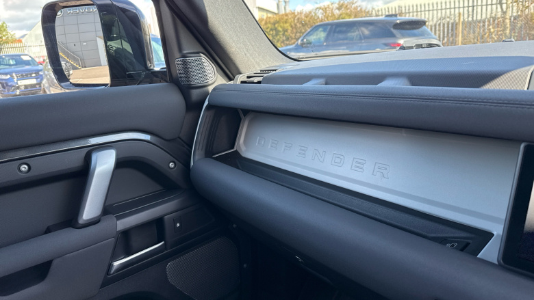 Land Rover Defender 2.0 P400e X-Dynamic S 110 5dr Auto Estate